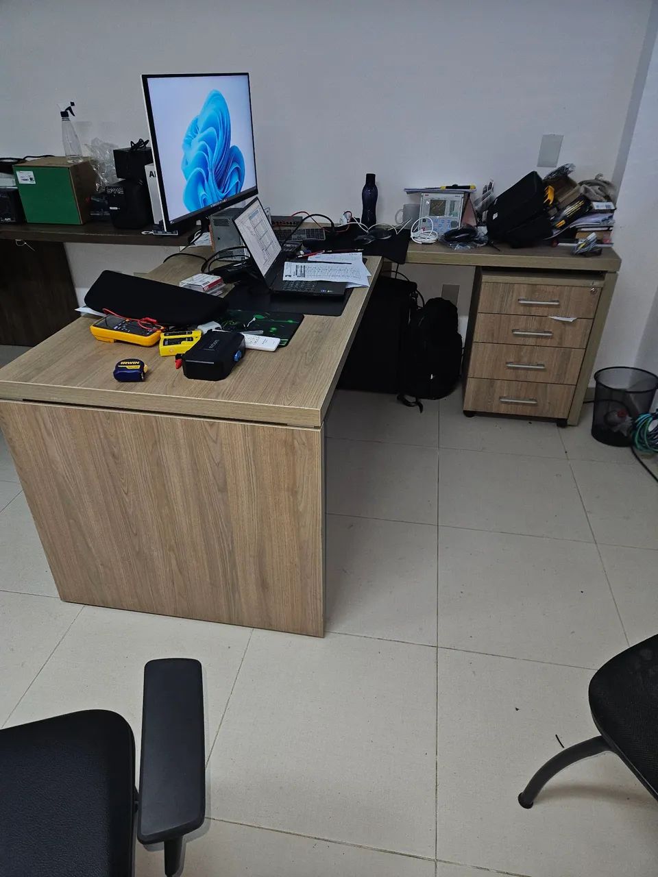 Mesa de Escritório com Tampo de Vidro - Foto 3