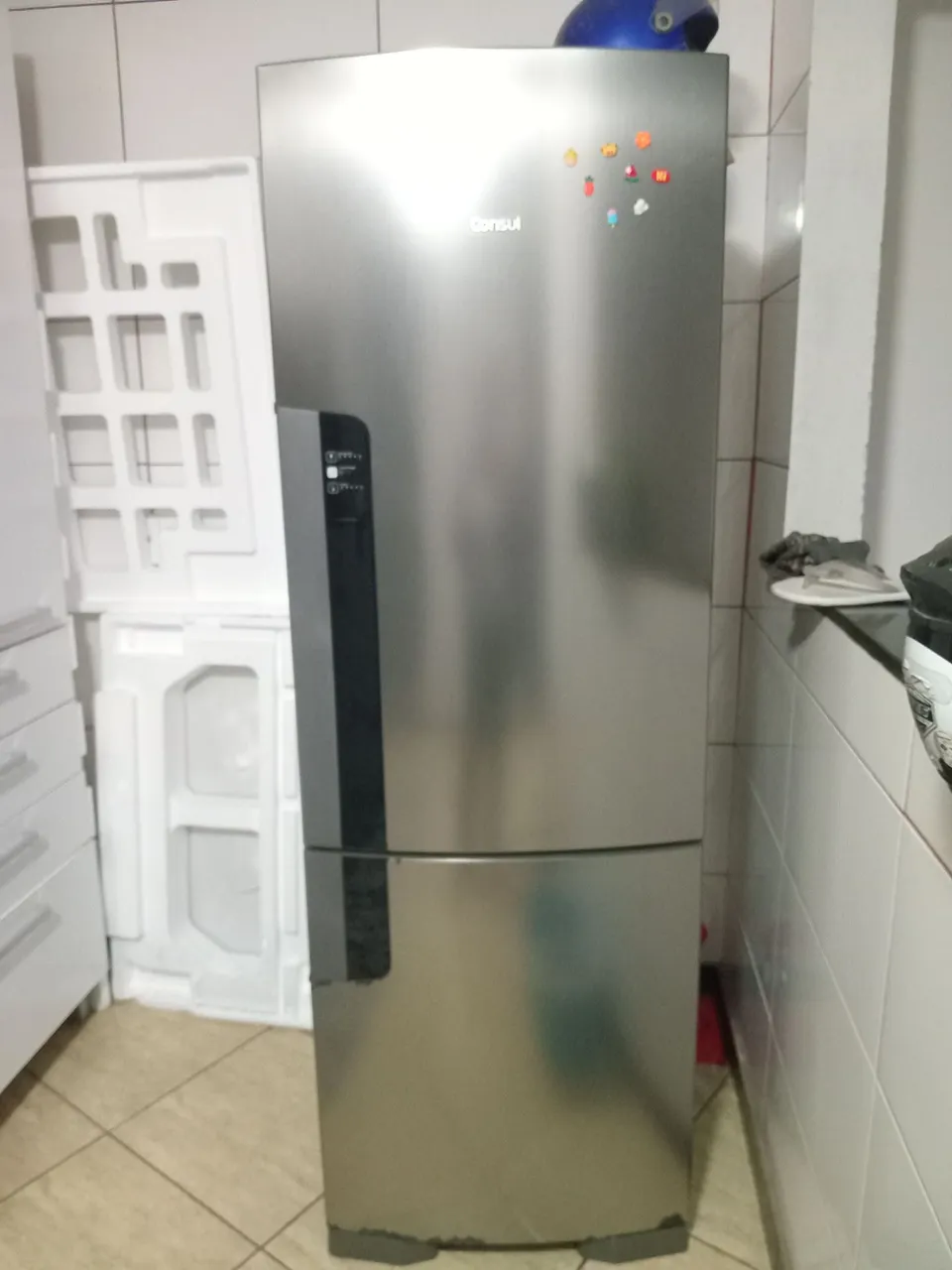 Geladeira Consul Frost Free Duplex 397 litros Evox com freezer embaixo 