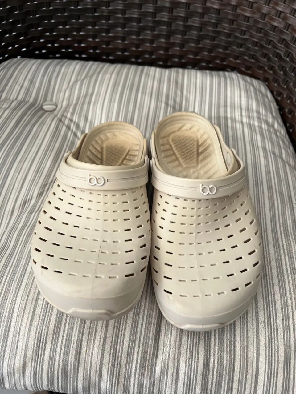 Sapato estilo CROCS 