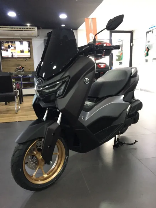 NMAX CONNECTED 25/25