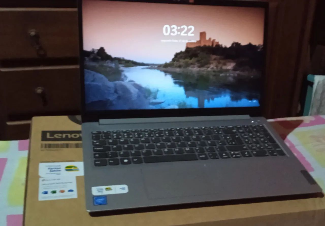 Notebook Lenovo - (Novo)