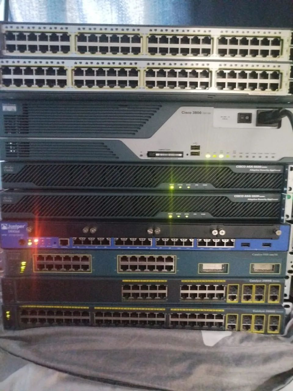 Lote de Dispositivos de rede Switches, Firewall, Roteador e Acessórios - Foto 3