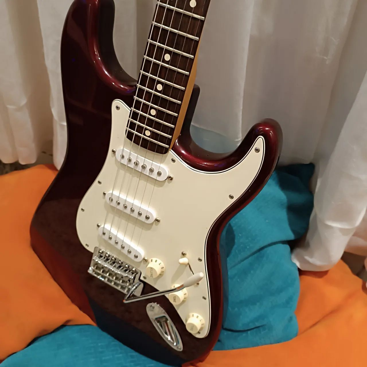 Guitarra Fender Mexicana Stratocaster Midnigth Wine com upgrades