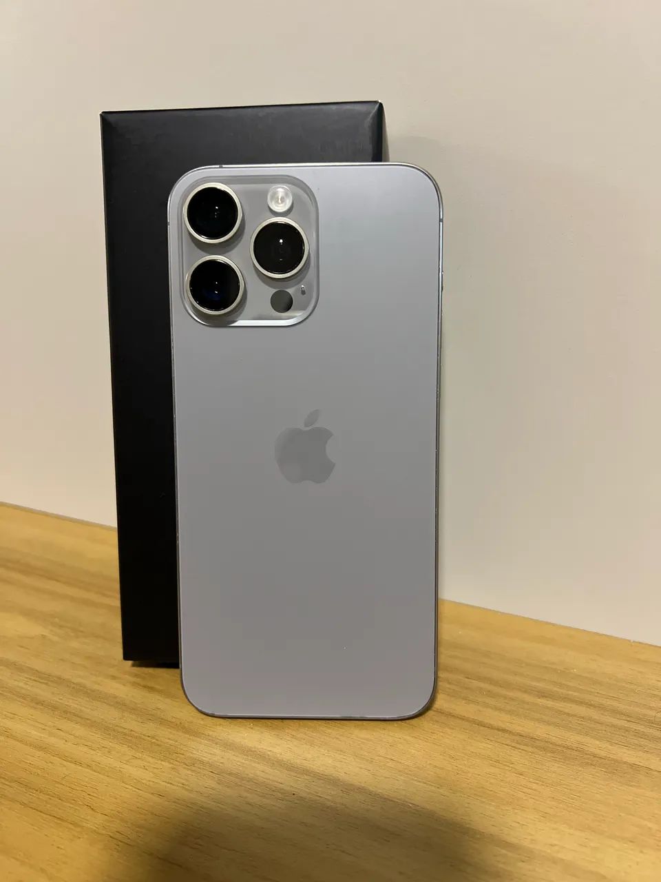 iPhone 15 pro max 256gb natural titanium - Celulares e Smartphones