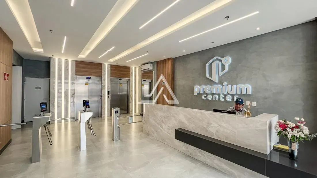 EDIFÍCIO PREMIUM CENTER - SALA COMERCIAL FRENTE RUA - ANDAR ALTO - A VENDA - ED.PREMIUM CE - Foto 2