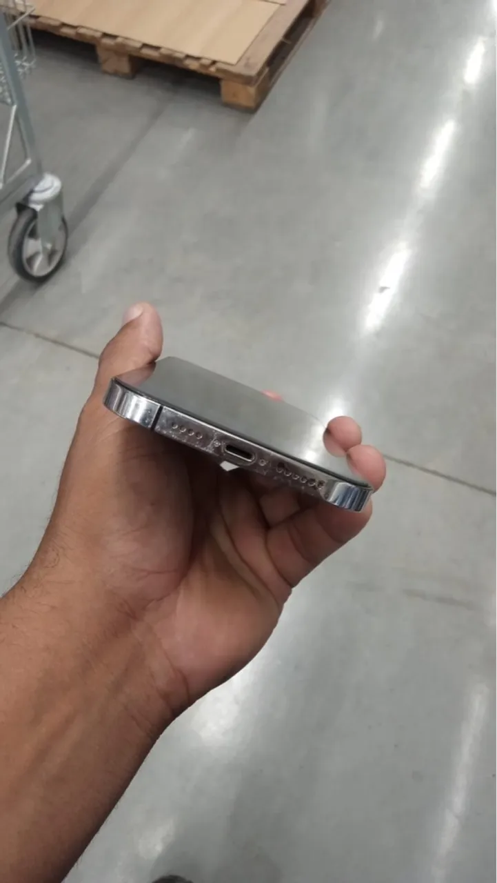 Carcaça de Celular em Metal