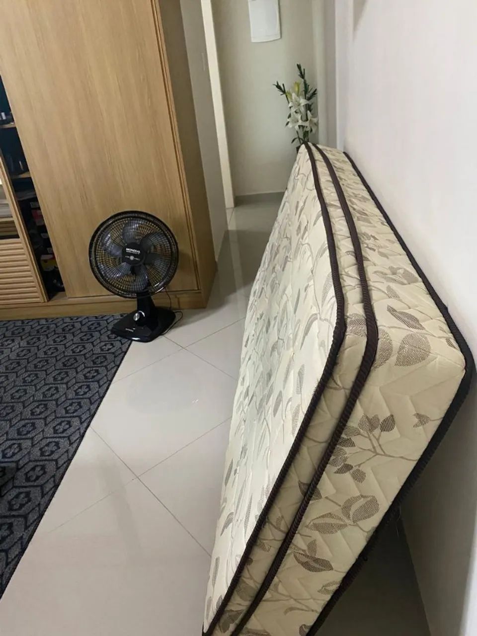 CAMA SOLTEIRO + COLCHÃO EM BOM ESTADO 64315086624770123