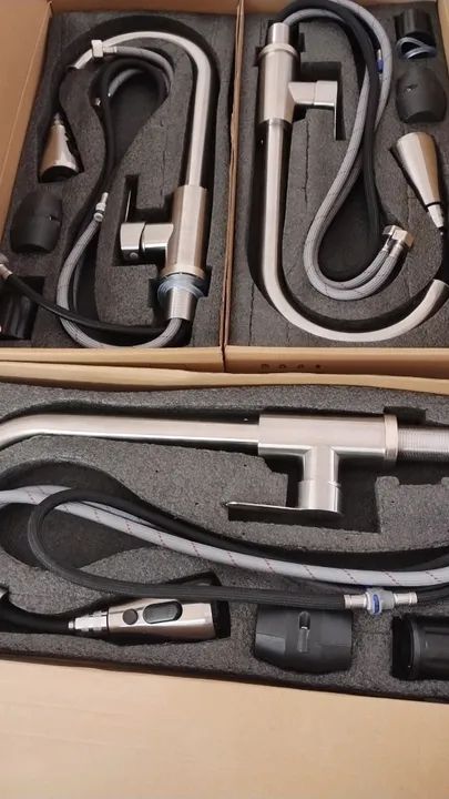 Torneira de bancada quente e frio importada extensível giratória aço escovado 