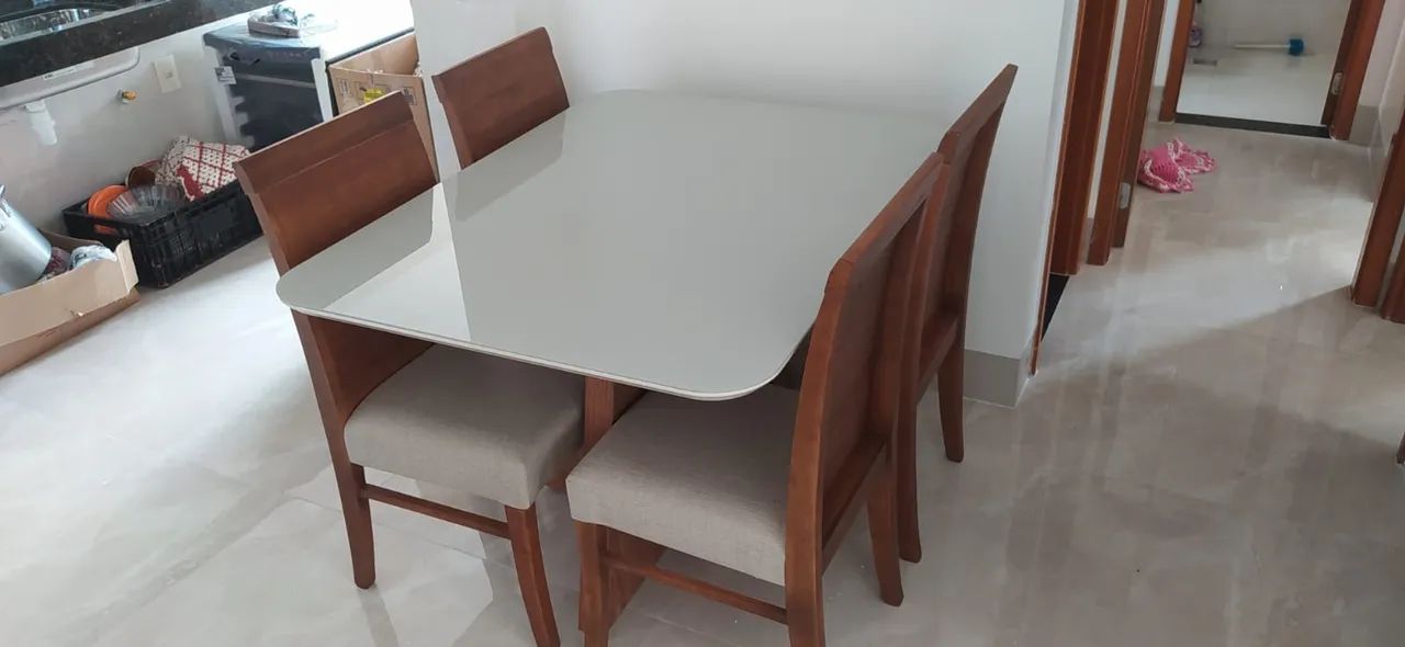 Mesa de Jantar com 4 Cadeiras resistente de madeira  - Foto 3
