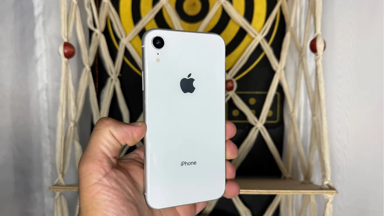 Iphone XR 128GB branco - semi novo