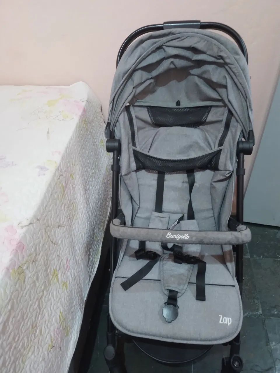 Carrinho de Bebê Burigotto Zap - Cinza - Foto 2