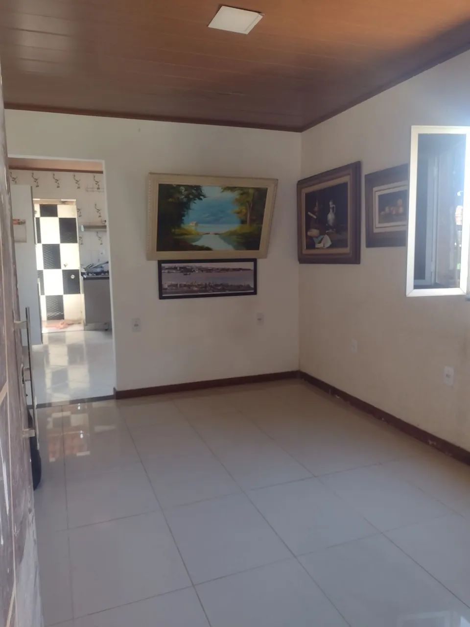 Vendo uma linda casa 1°andar