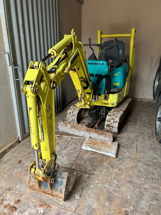 Mini escavadeira Yanmar Vio08