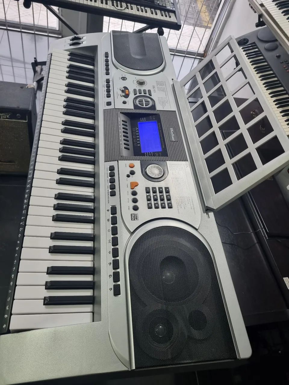 Teclado Musical Hilbrand HKS-915