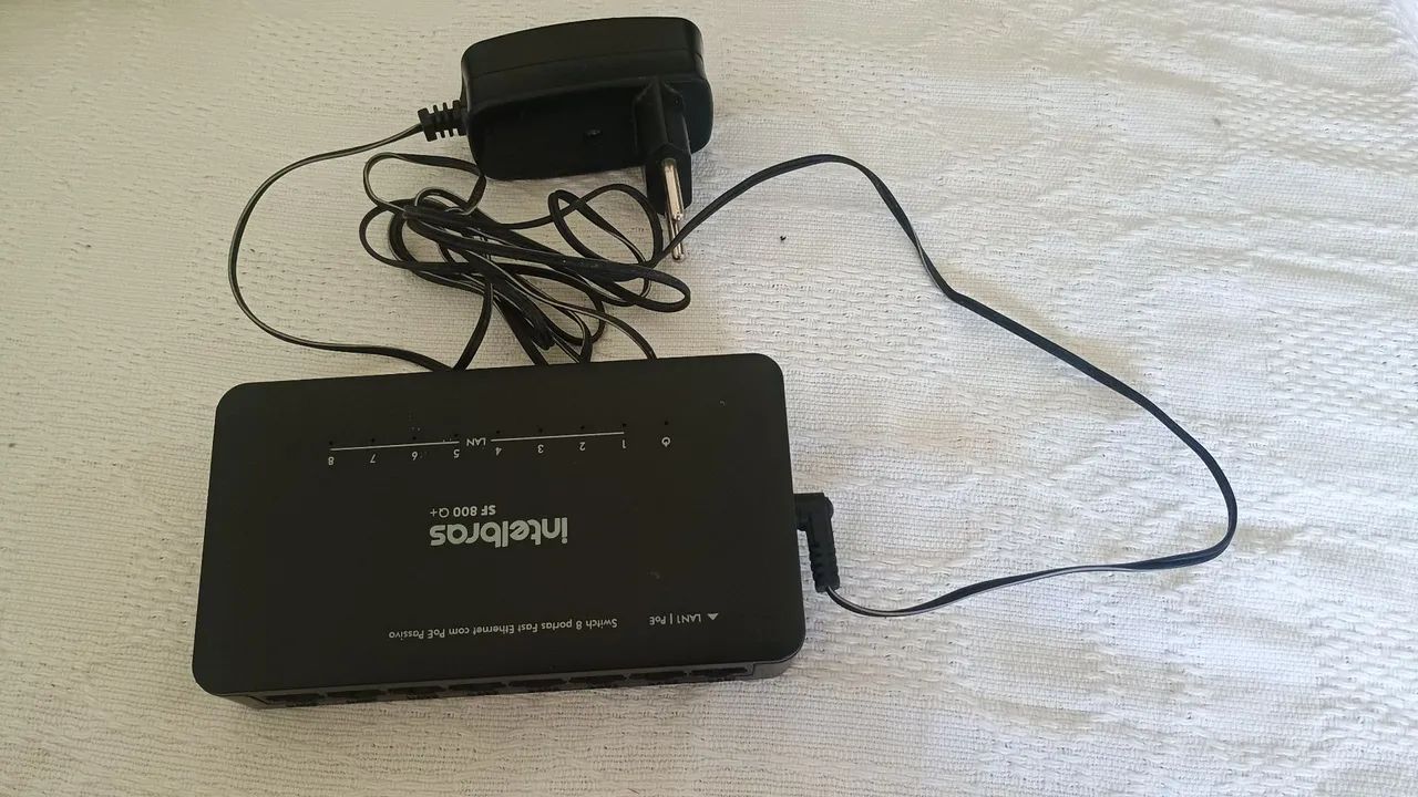 Switch Fast Ethernet de 8 portas Intelbras SF 800 Q+. <br> - Foto 2