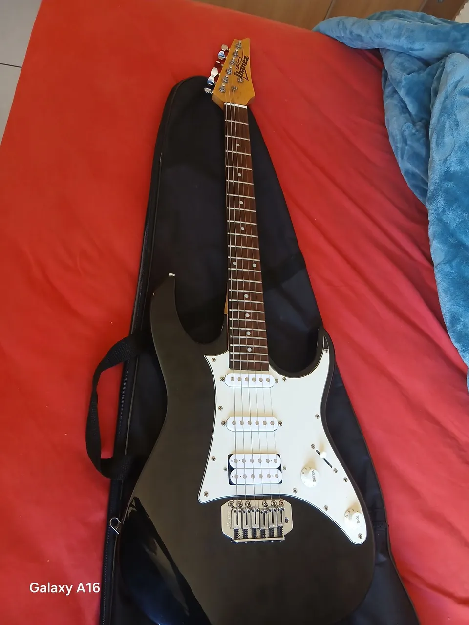Guitarra Ibanez Strato GRX 40 BKN - Blindada
