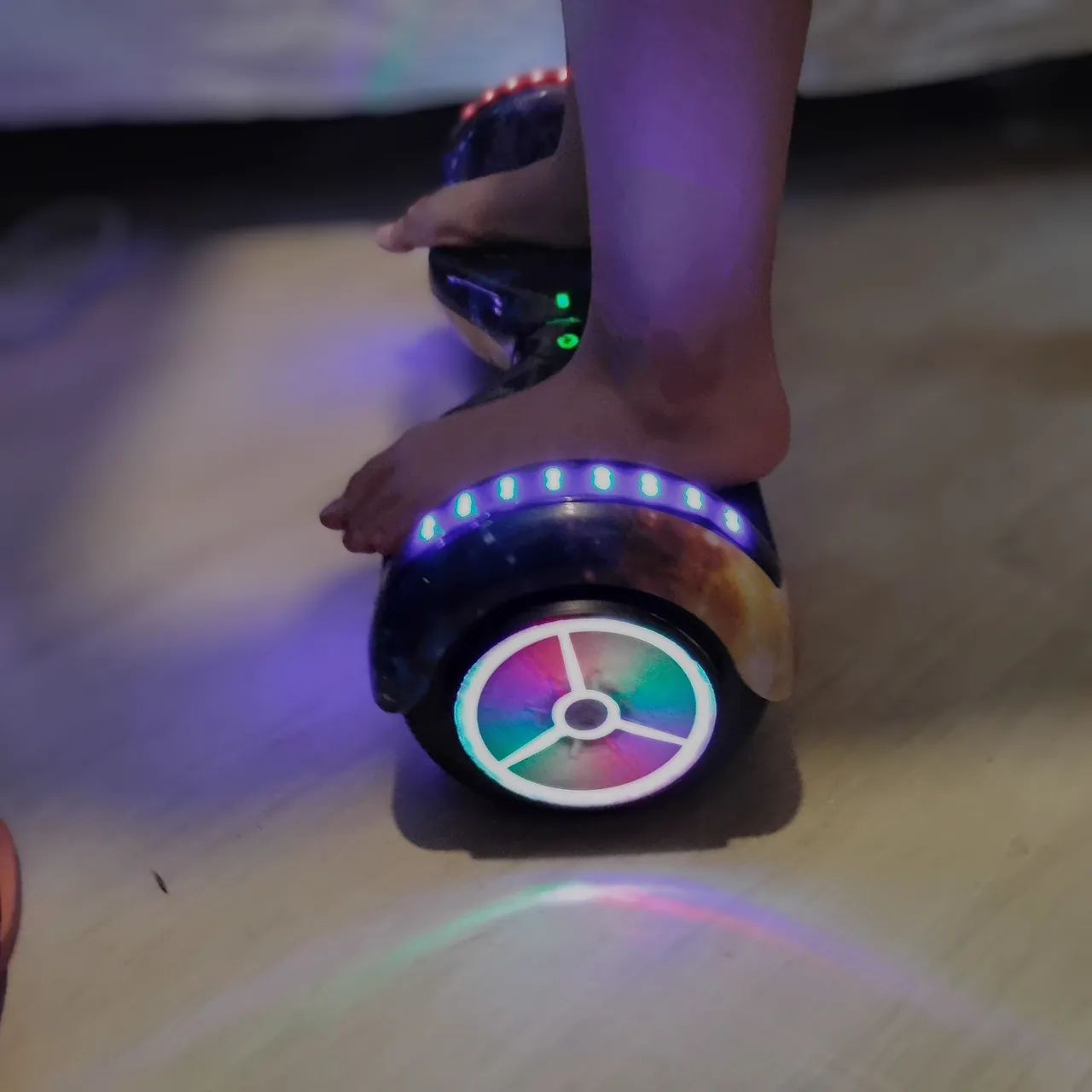 Hoverboard com luzes LED Bluetooth  - Foto 2