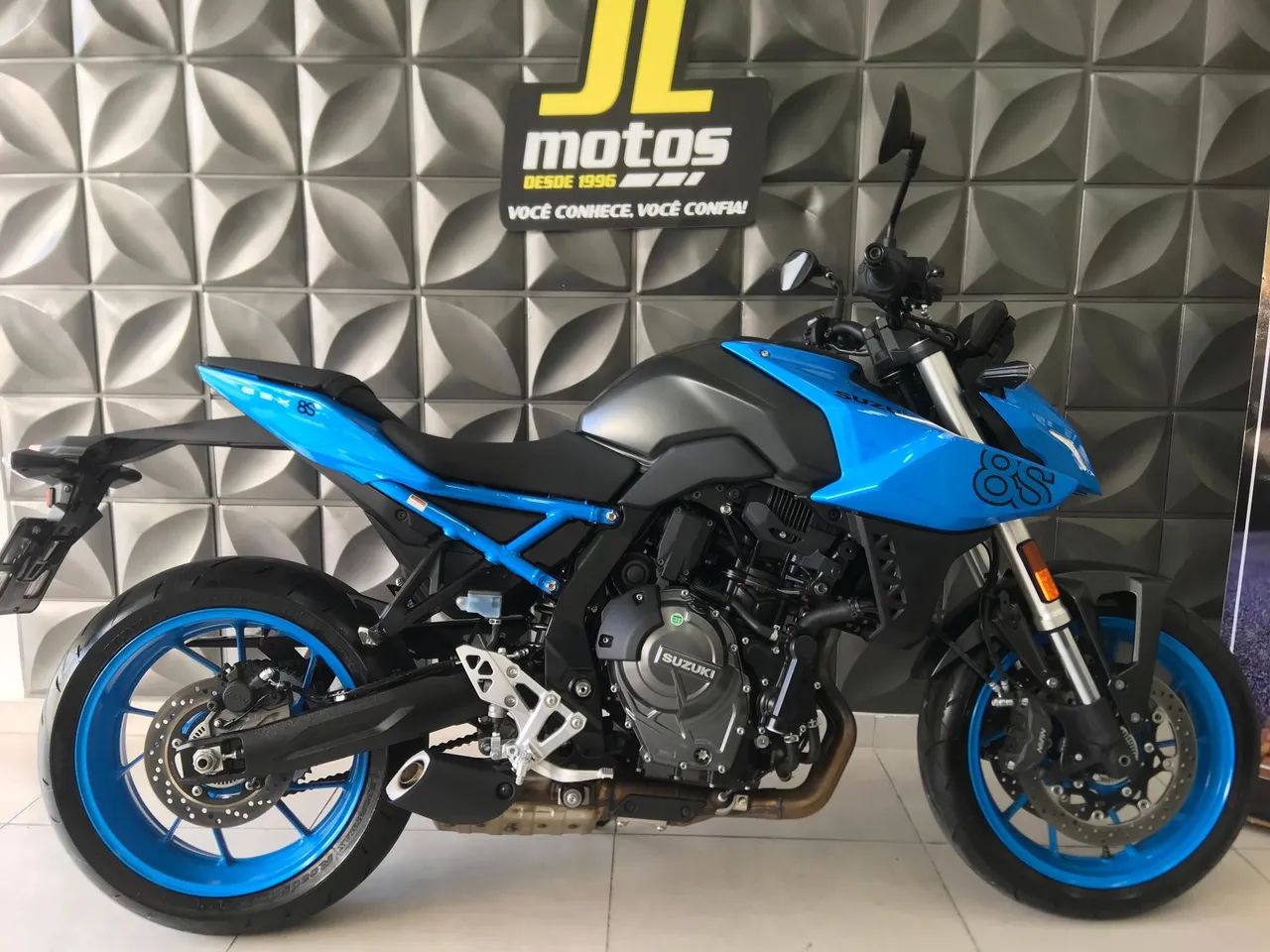 SUZUKI GSX 8S ANO 2025 COM APENAS 2 MIL KM  - Foto 6