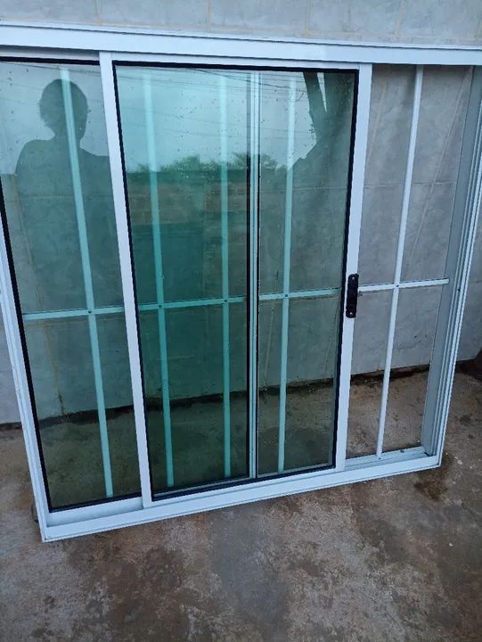 Janela pequena usada 