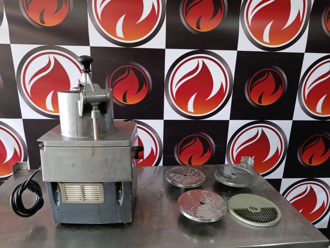 Processador industrial 220V robot coupe modelo  CL 50 funcionando perfeitamente - Foto 3