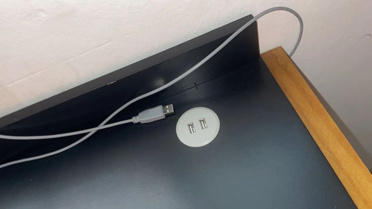 Mesa com USB - Foto 4