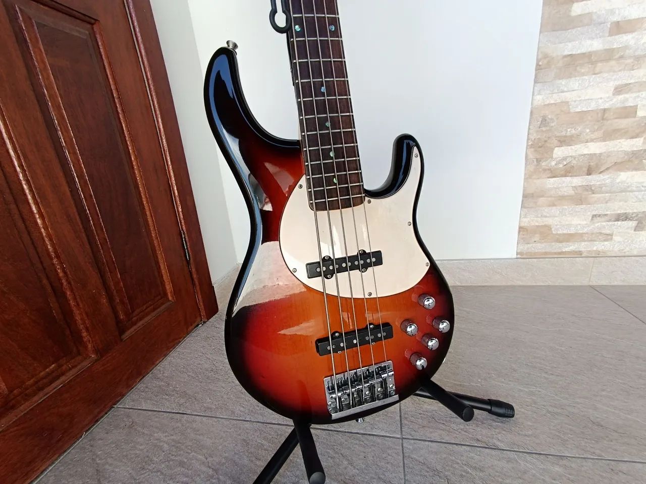 Baixo Tagima fuzion made in Brasil 5c ativo 