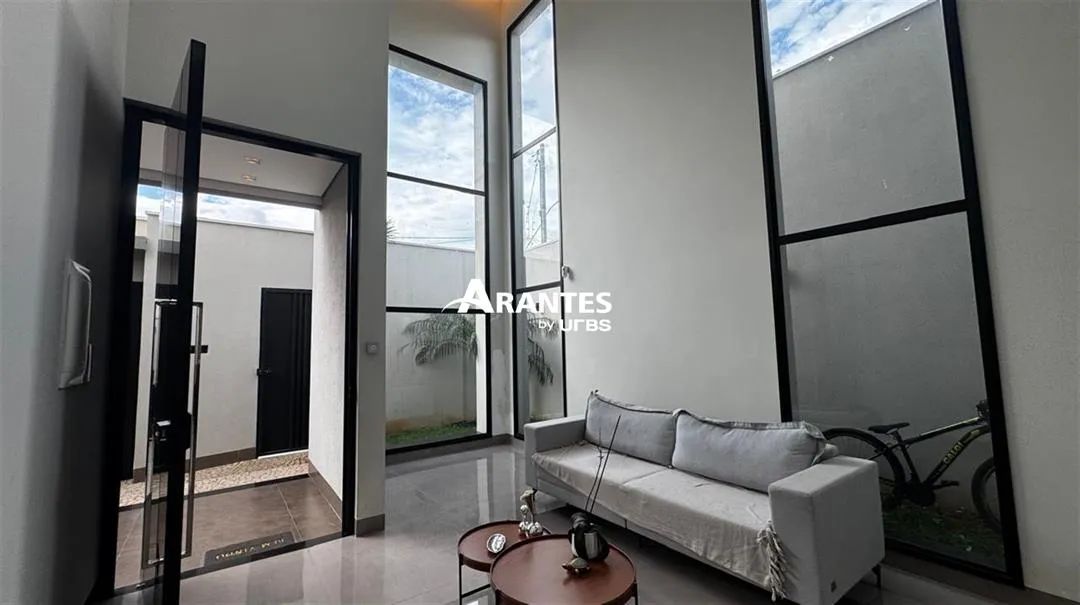 Casa com 257m² 3 quartos à venda no bairro Jardim Botânico em Uberlândia/MG