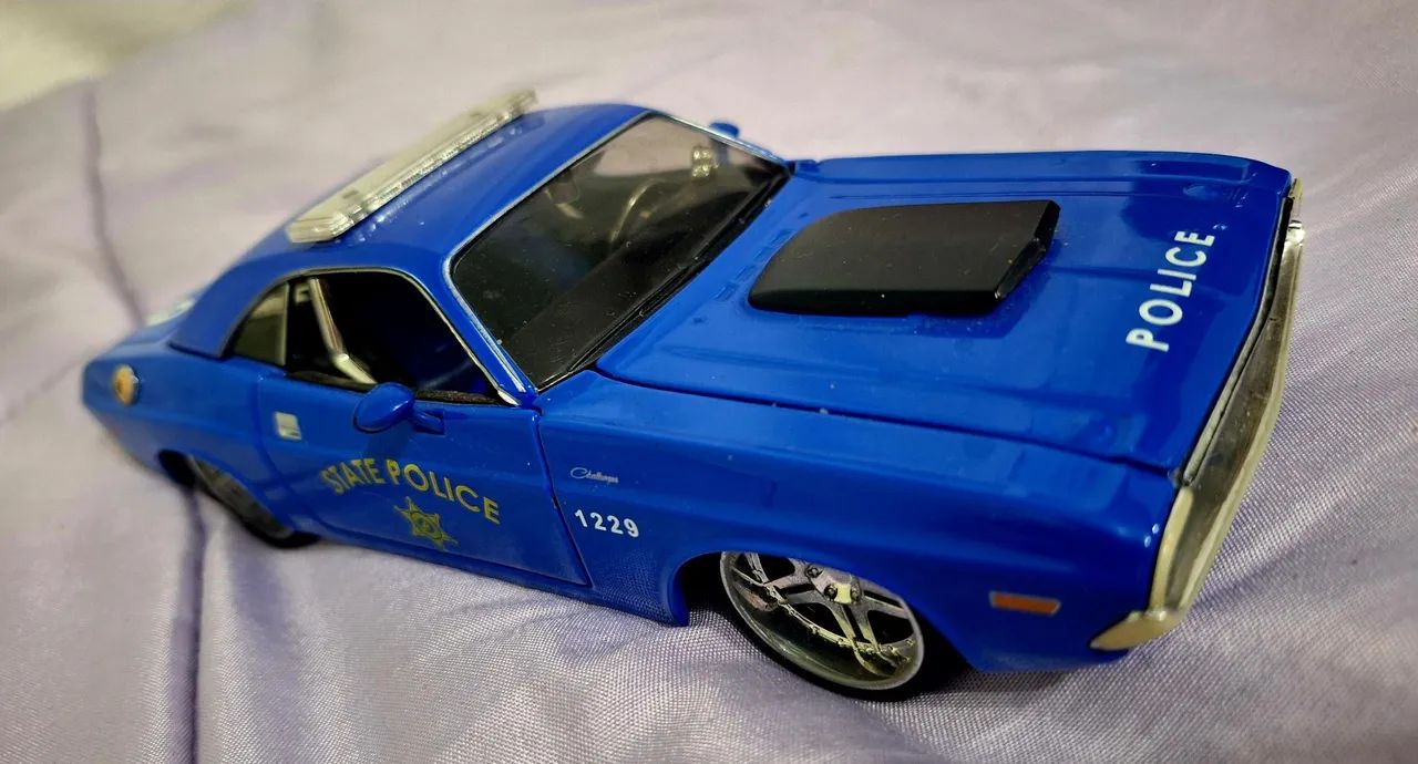 Miniatura Carro de Polícia - 1:24 - Foto 2
