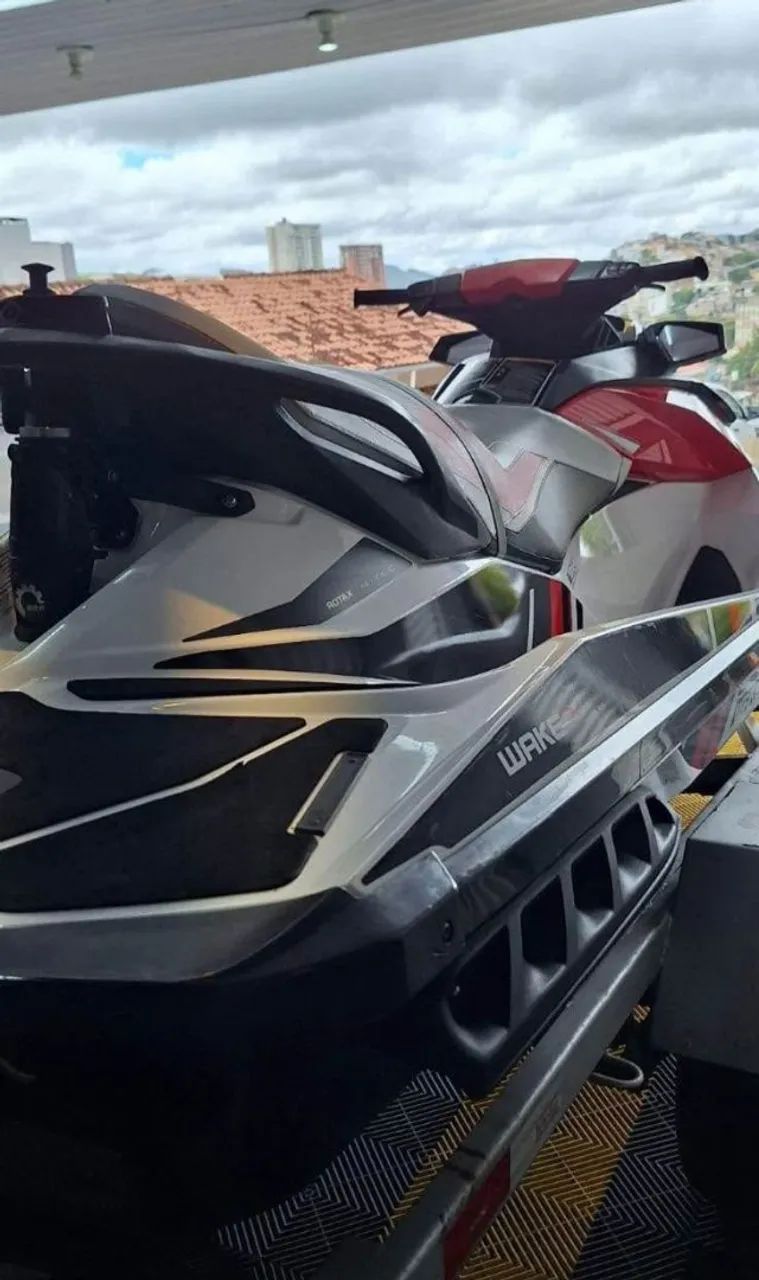 2013 Seadoo Jet ski Wake 155 - Foto 4