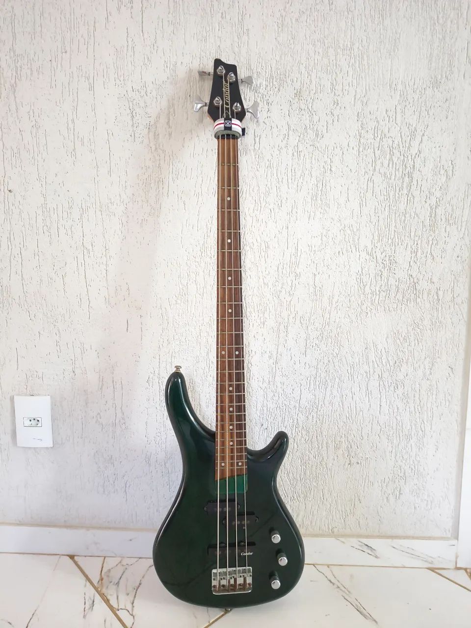 Baixo Condor bx-12 e Amplificador Meteoro Vulcano Bass - Foto 3