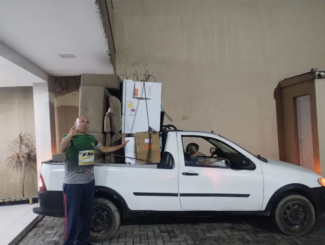 Frete rápido e pequenas mudanças  - Foto 5