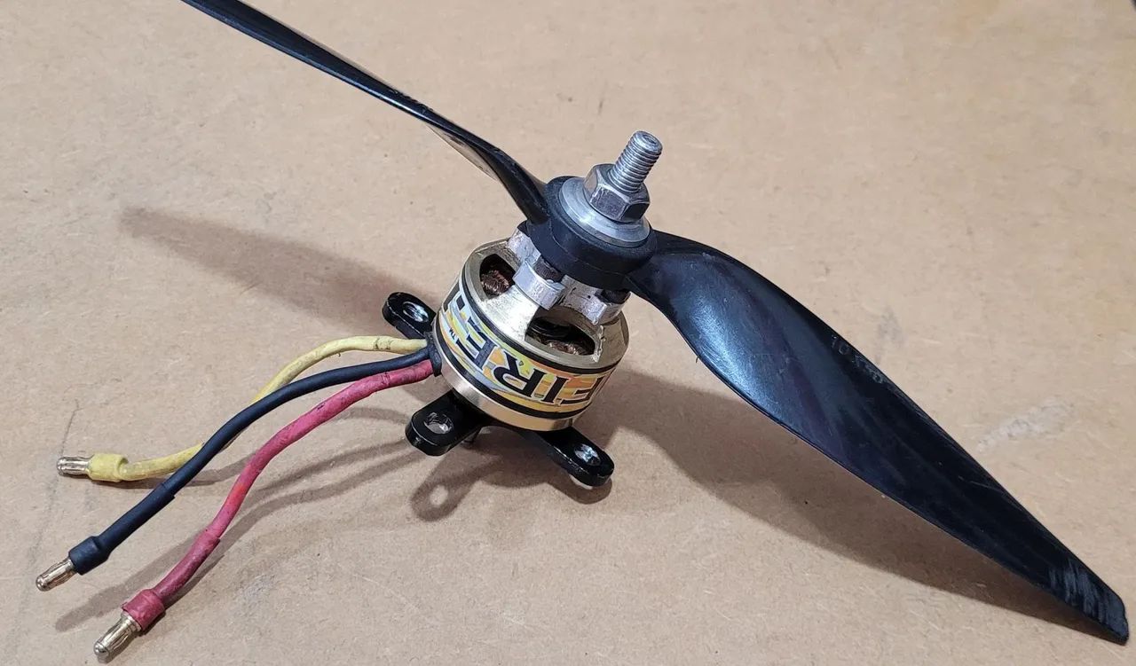 Motor brushless Outrunner RimFire 1250kv aeromodelo 3s