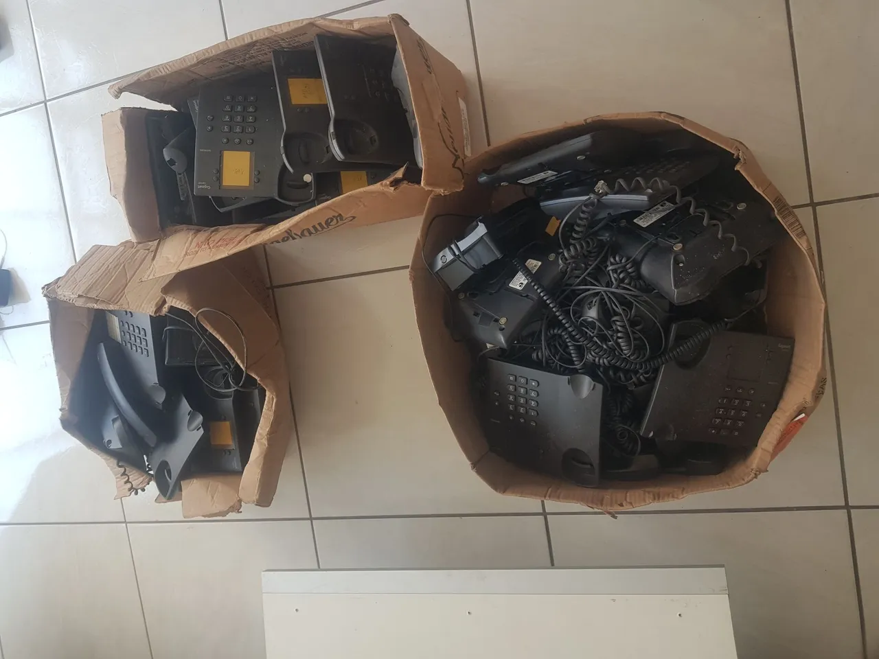 Lote de Aparelhos Telefônicos Fixos e sem fio