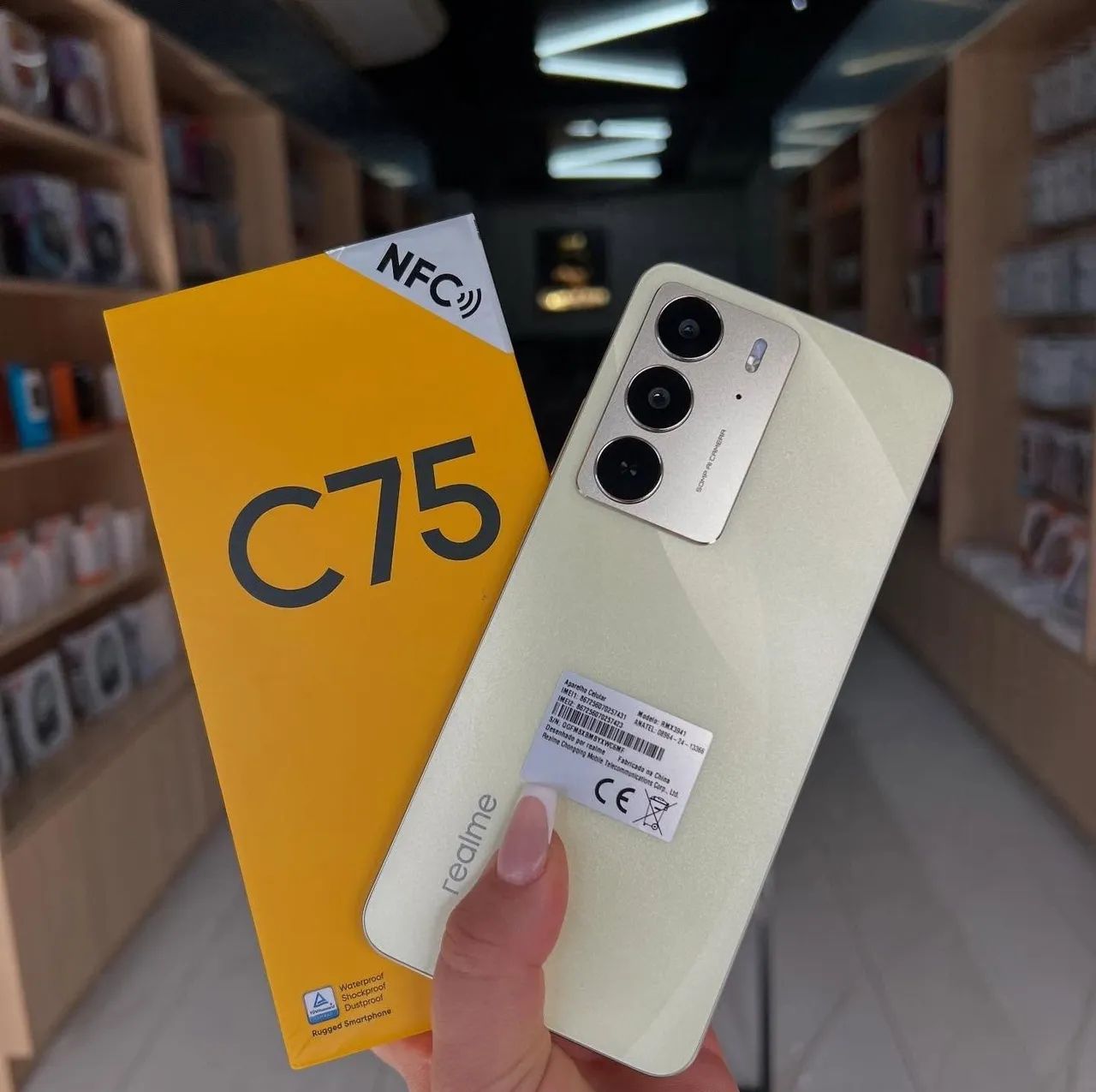 Realme C75 NFC 256/8GB, IP69, LACRADO, dourado e preto, 1 ano de