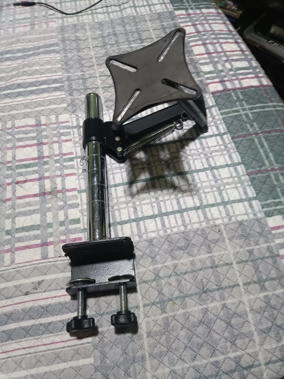 Suporte para Monitor de Mesa
