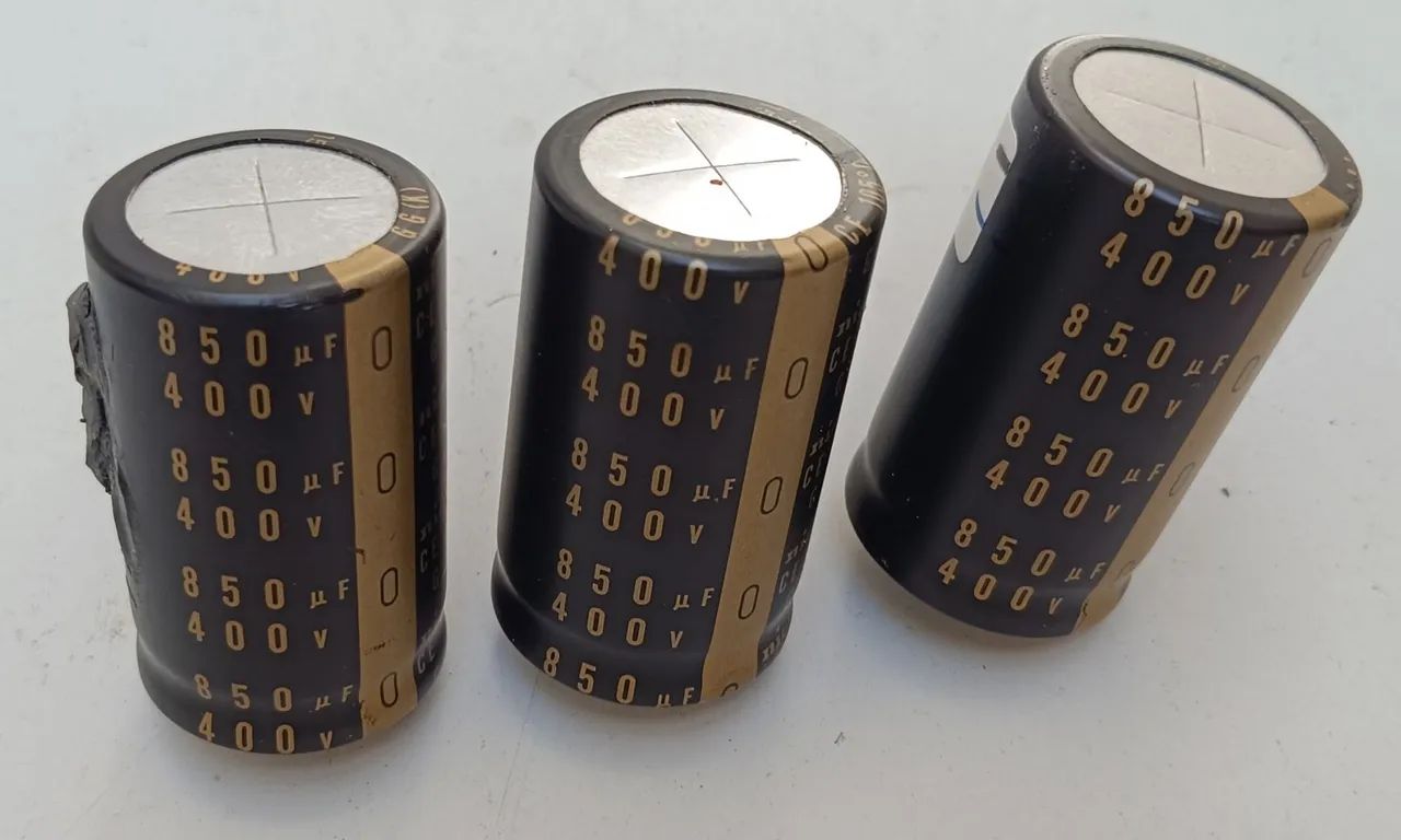 Capacitor eletrolítico Nichicon da série KG. - Foto 2
