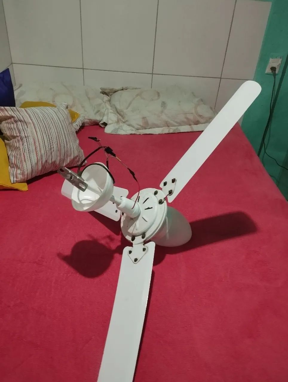 Ventilador de teto branco