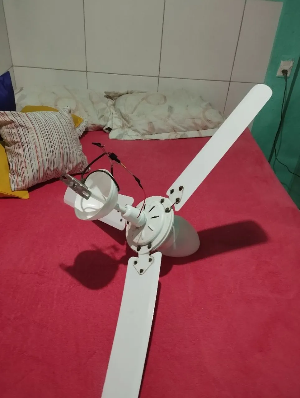Ventilador de teto branco