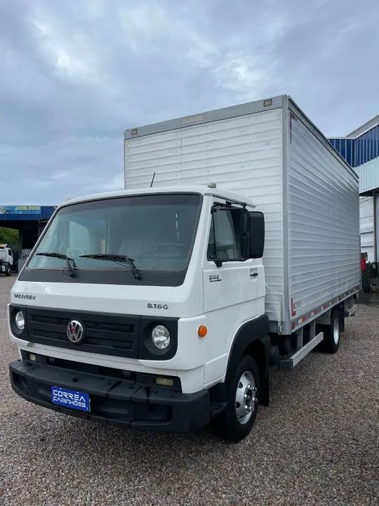 Volkswagen 8.160 2013 com baú linshalm de 5,50