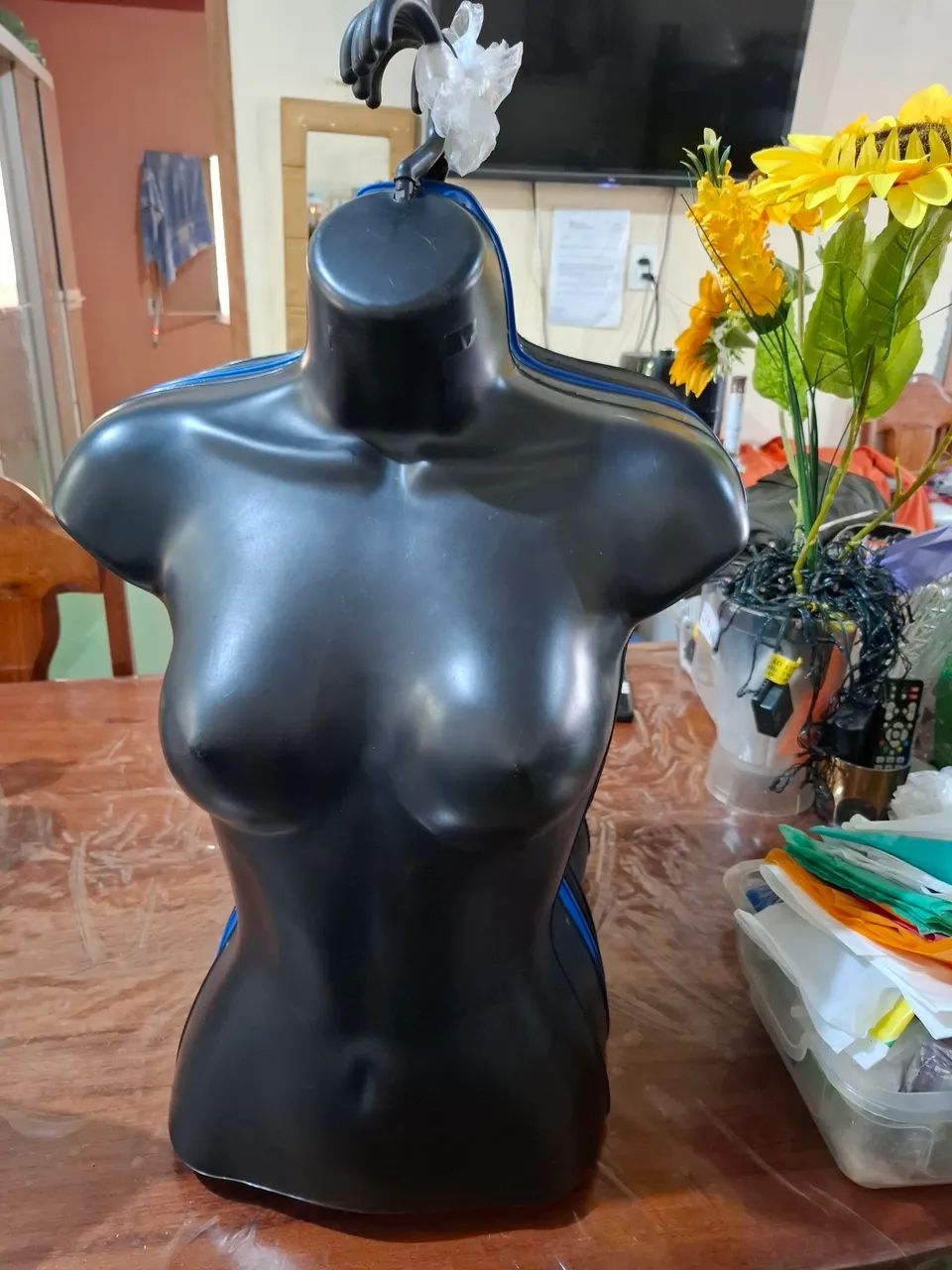 Cabides busto feminino