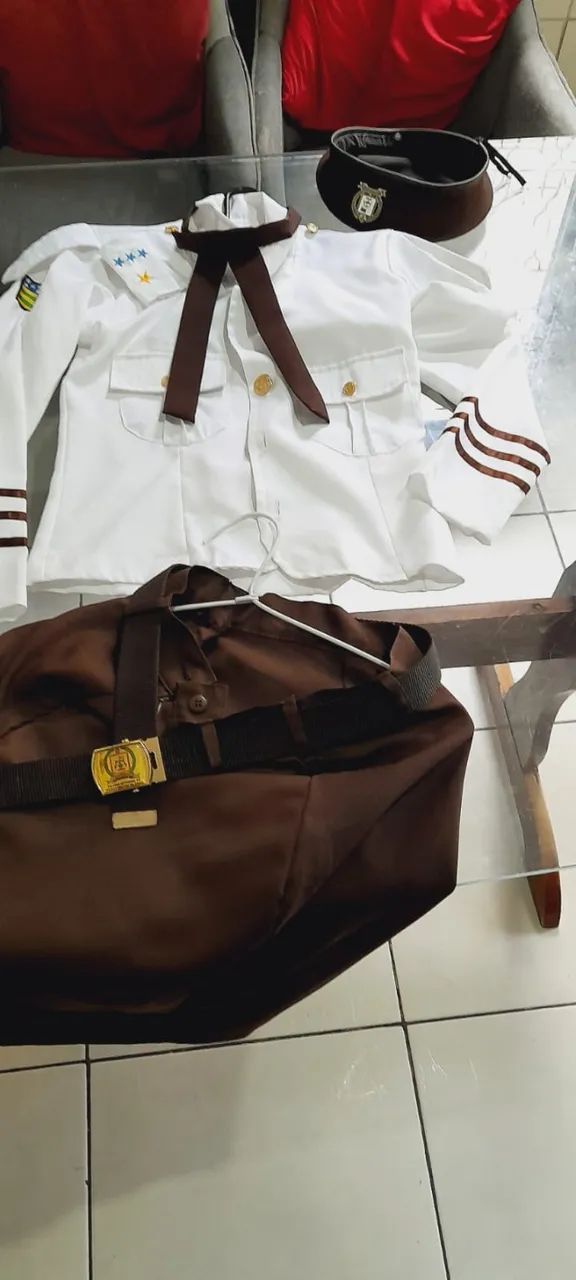 Farda de escola militar 