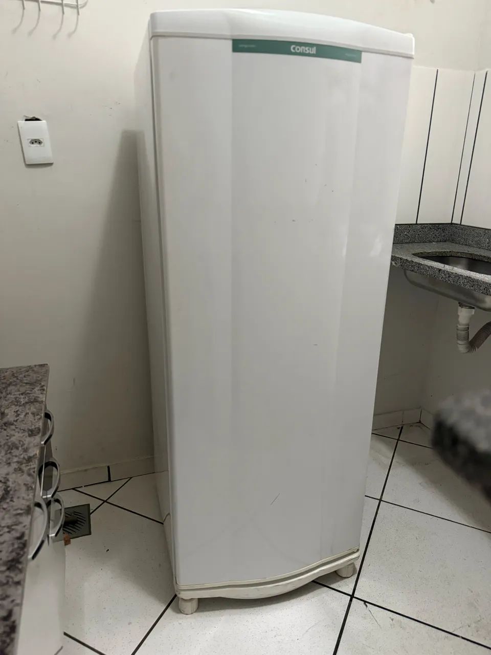 REGRIGERADOR DESGELO SECO CÔNSUL SEMI NOVA SO R$800,00 - Foto 3