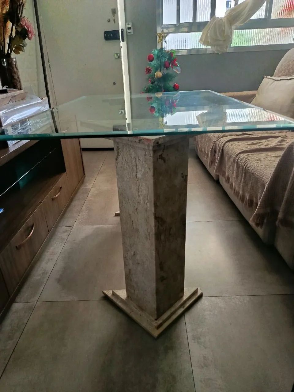 Mesa vidro com pés de mármore.  - Foto 2