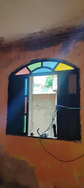 VENDE-SE PORTA E JANELA COM BASCULANTE