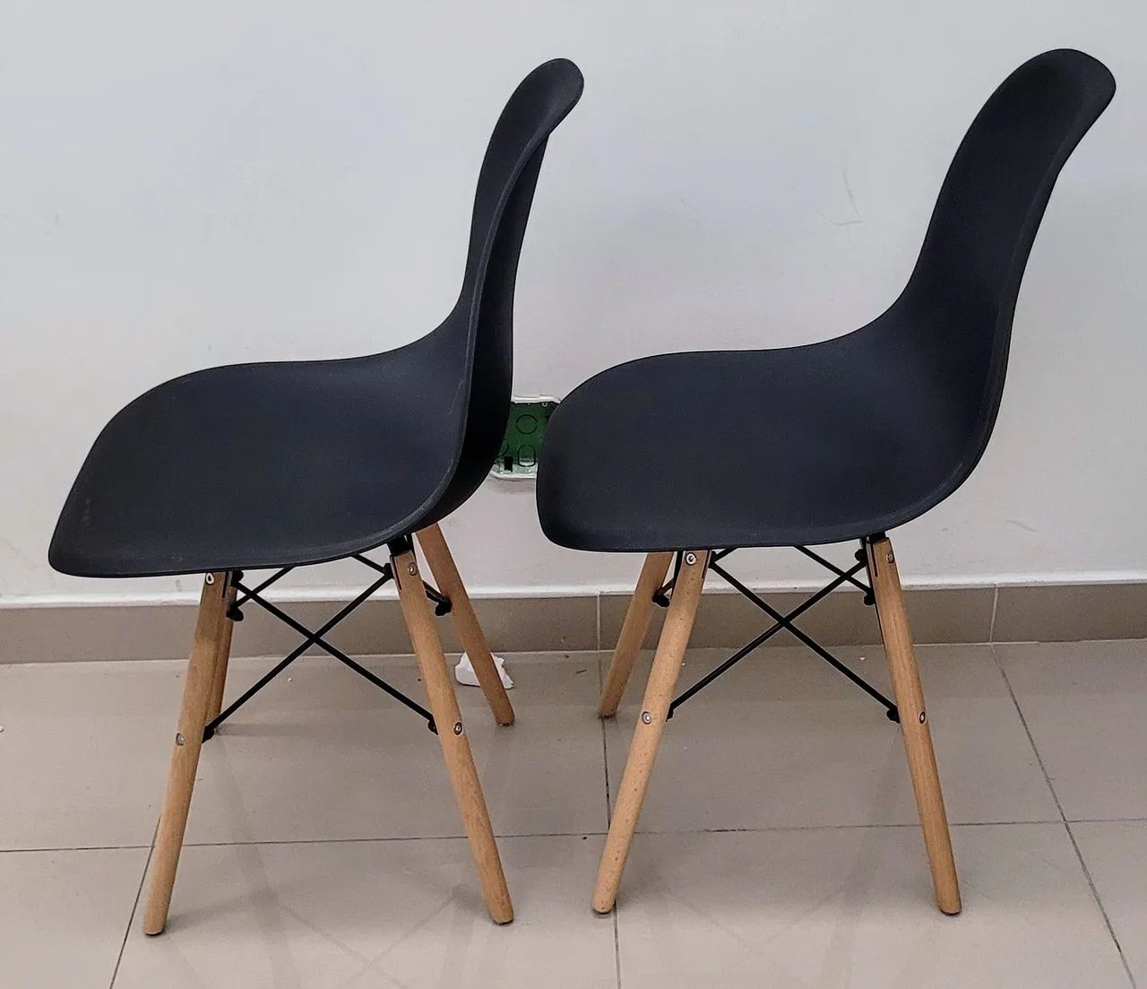 Cadeira de jantar Elidy Charles Eames Eiffel estrutura preto x 2 unidades - Foto 4