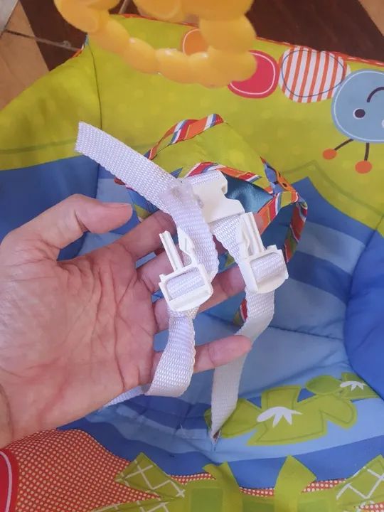 Cadeira de bebê vibra e toca - Foto 2
