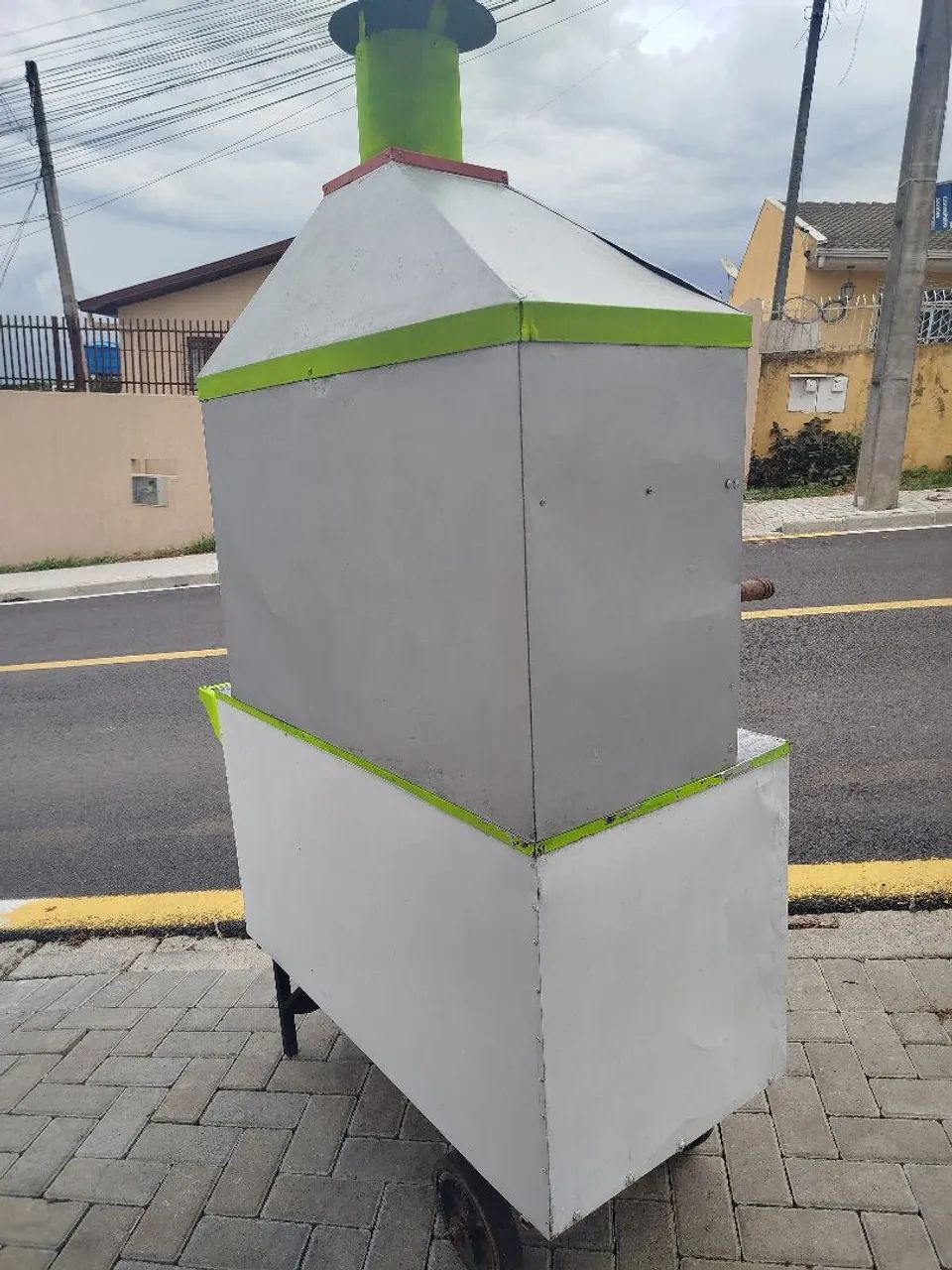 Churrasqueira de Ferro com Carrinho - Foto 4