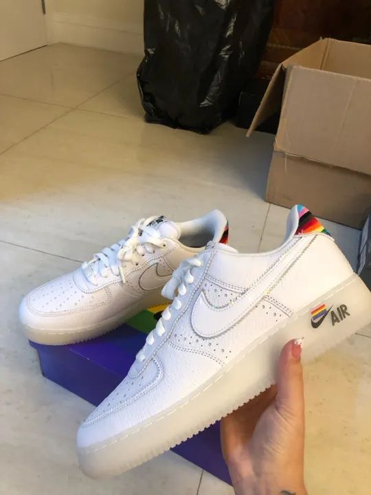 Nike Air Force 1 'Be True' - Tamanho 43