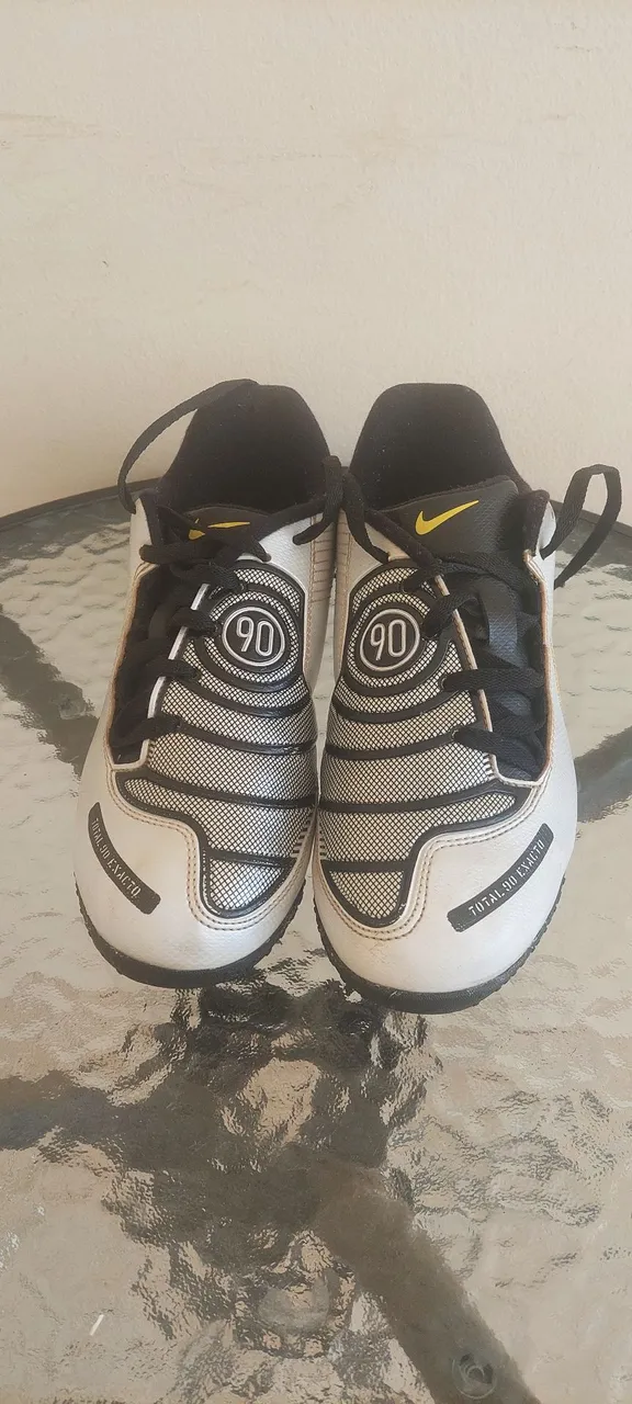 Chuteiras Nike Total 90 Exacto