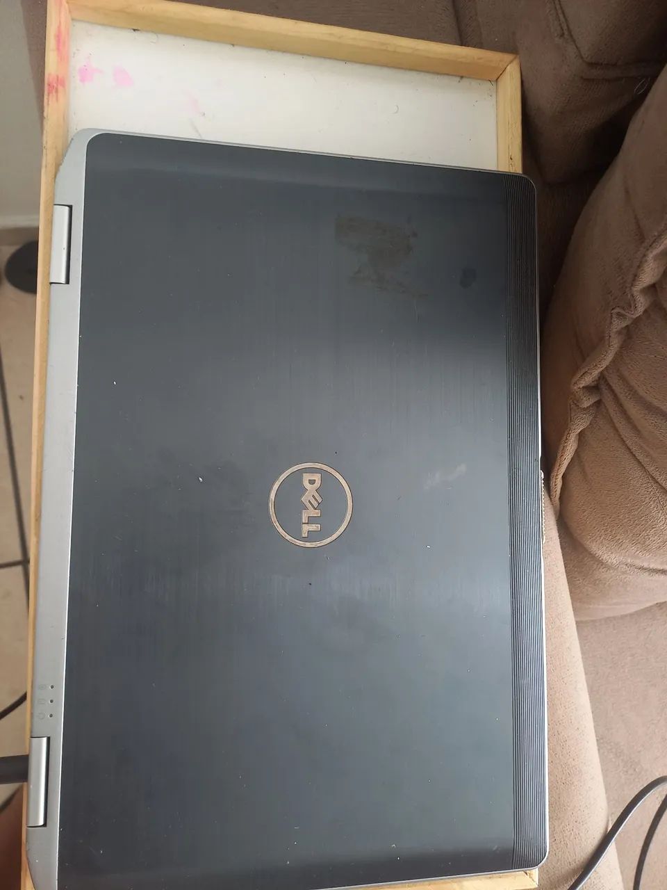 Notebook Dell com mouse, carregador, apoio de mãos  - Foto 4